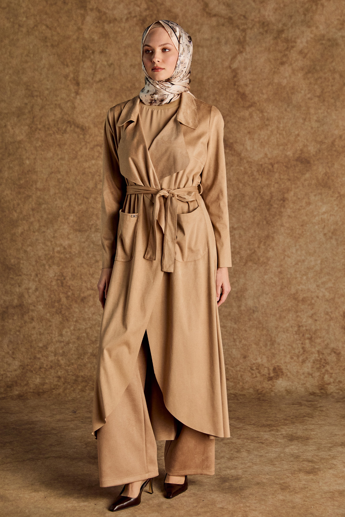 Süet Dokulu Kuşaklı Ceket Yaka Pardösü