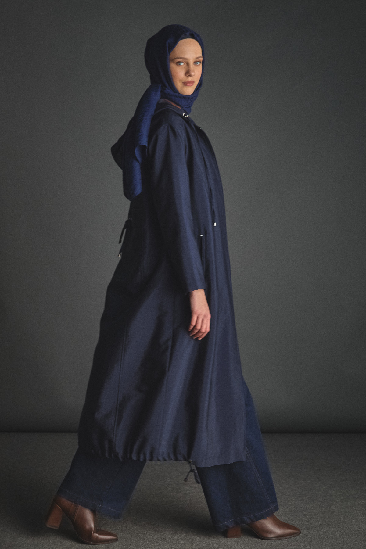 Kapüşonlu Fermuarlı Bağcıklı Pardesü