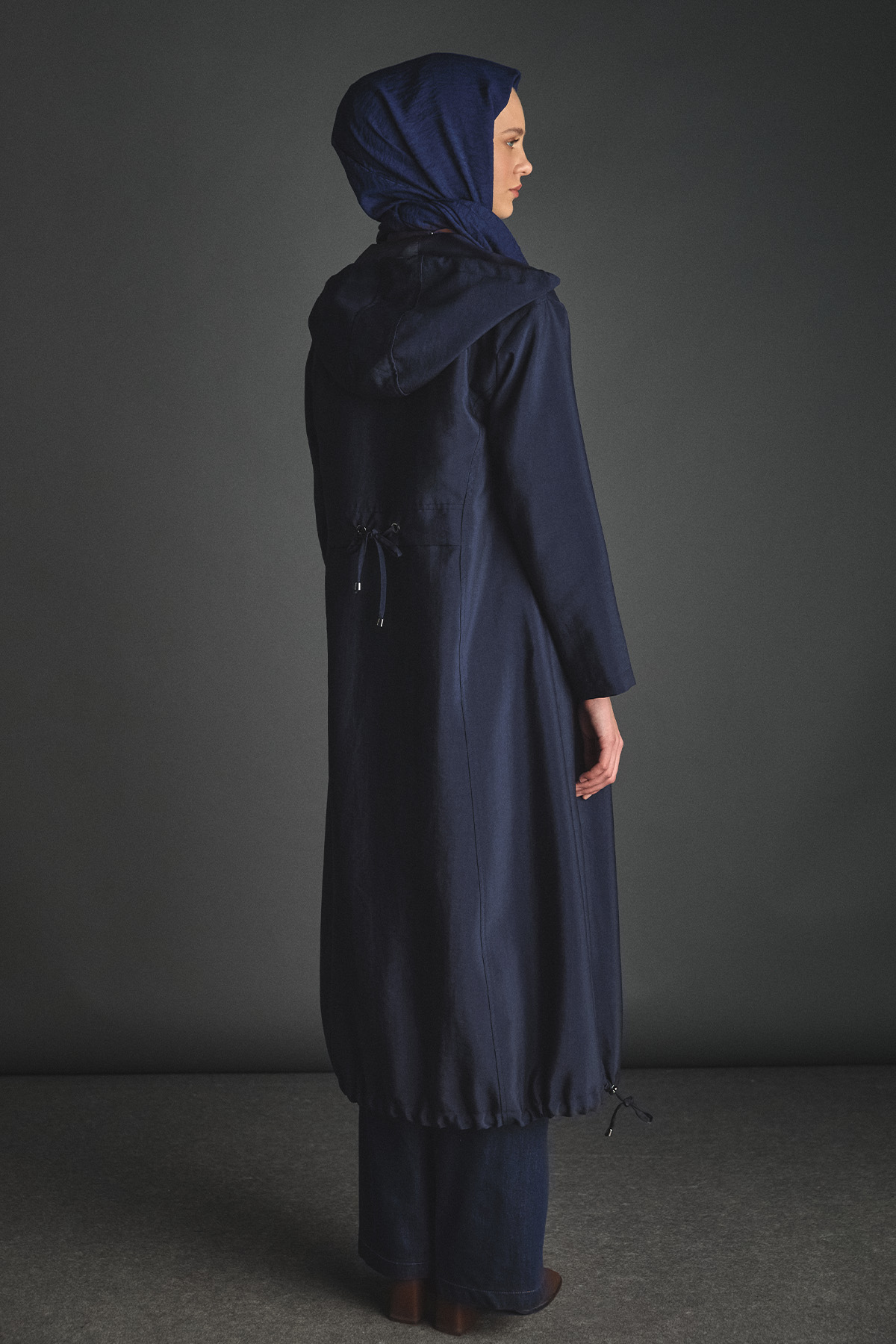 Kapüşonlu Fermuarlı Bağcıklı Pardesü