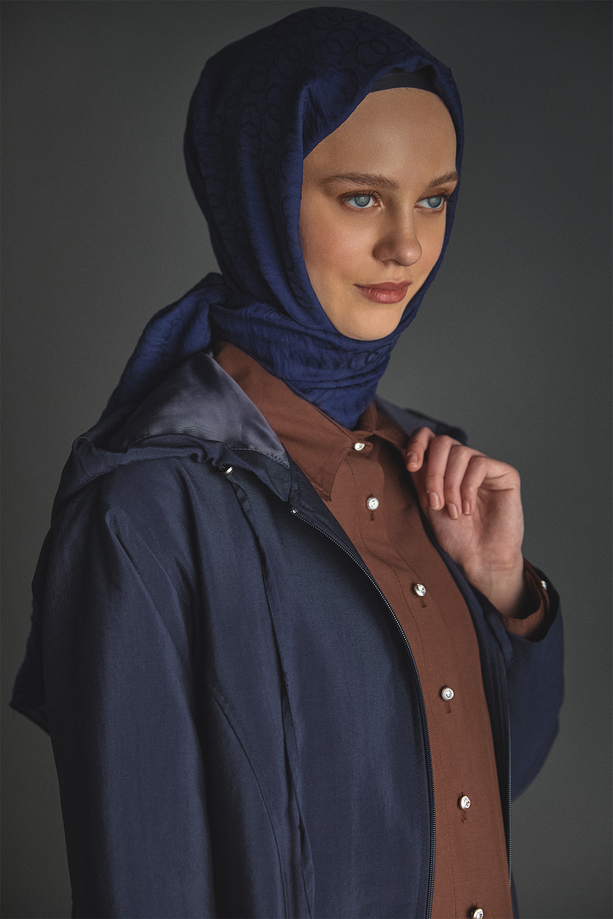 Kapüşonlu Fermuarlı Bağcıklı Pardesü