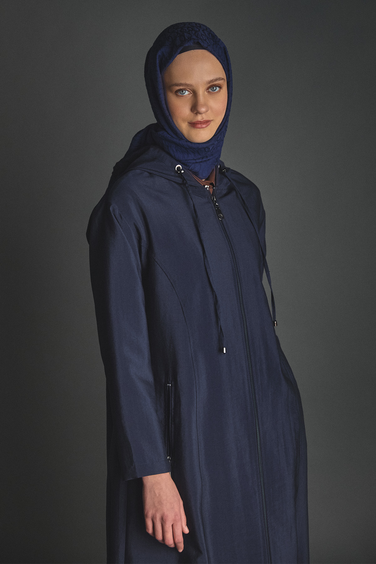 Kapüşonlu Fermuarlı Bağcıklı Pardesü