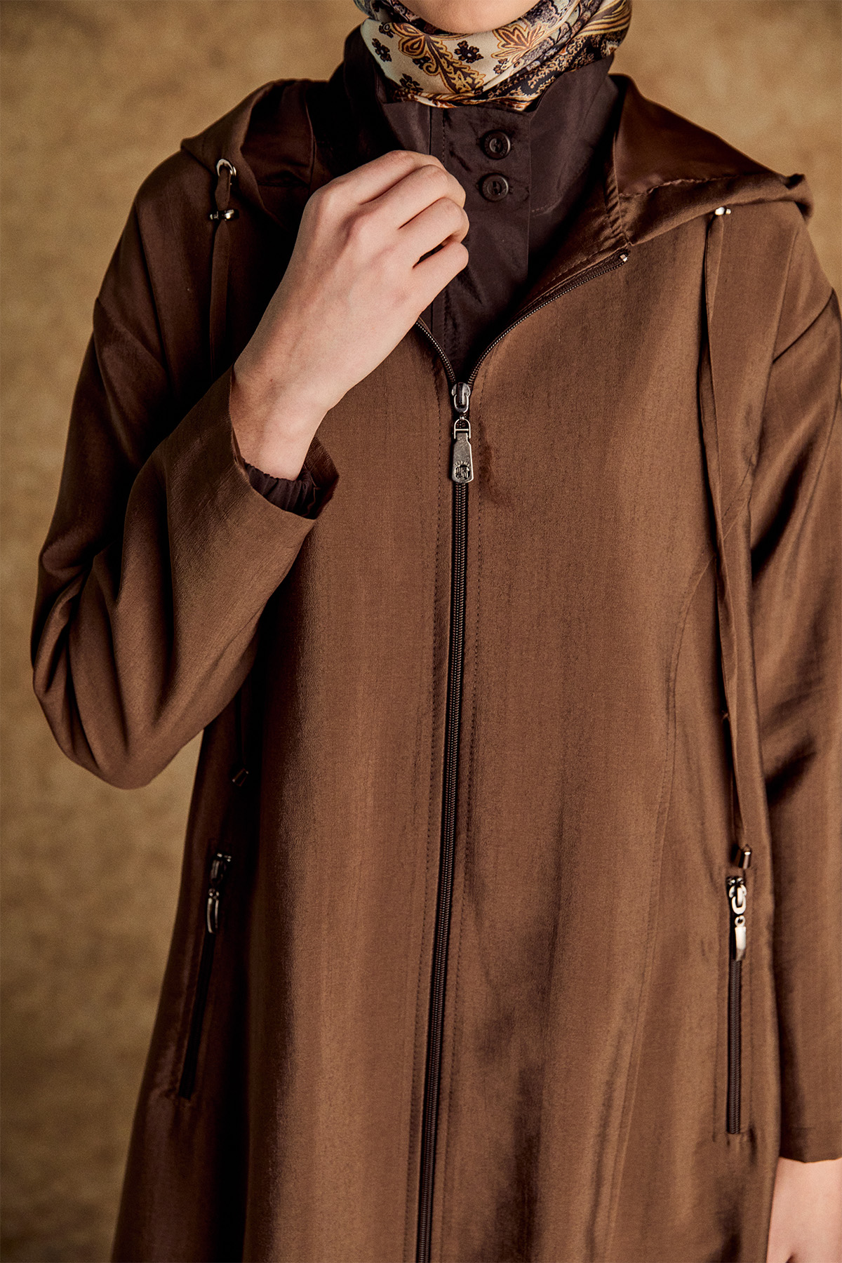 Kapüşonlu Fermuarlı Bağcıklı Pardesü