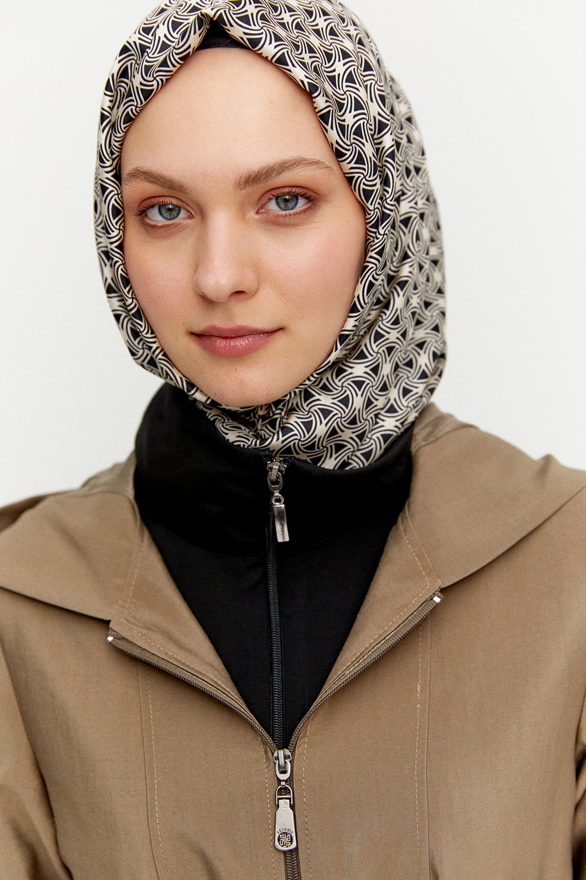 Kapüşonlu Kuşaklı Cepli Pardösü