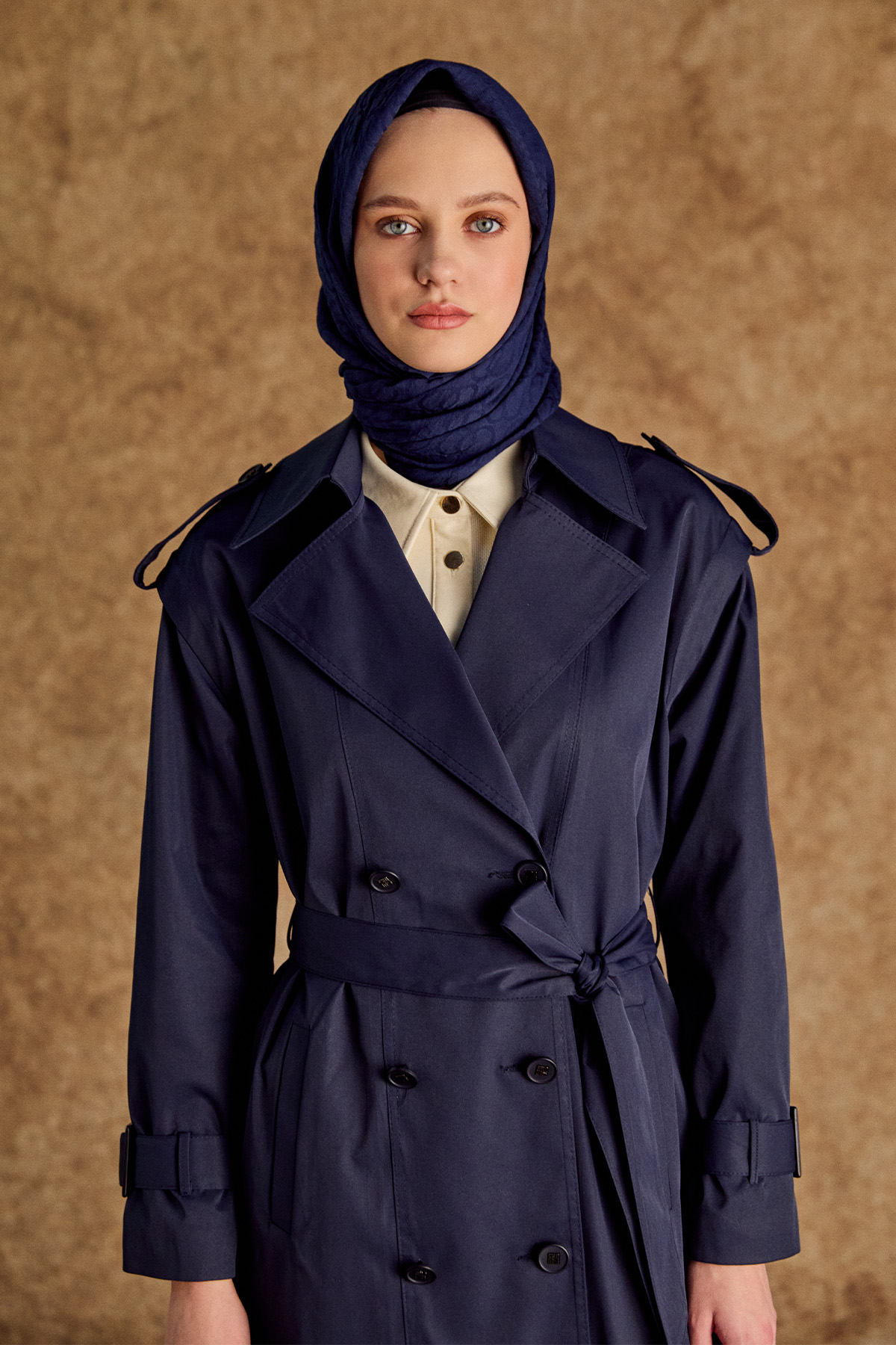 Kruvaze Kapamalı Kuşaklı Pardesü