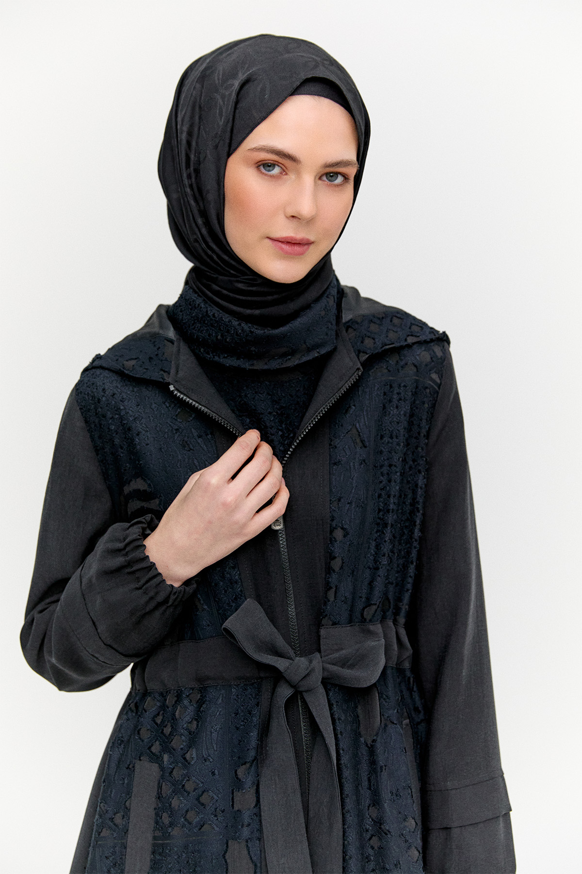 Kapüşonlu Fermuarlı Kuşaklı Pardösü, Tesettür Giyim