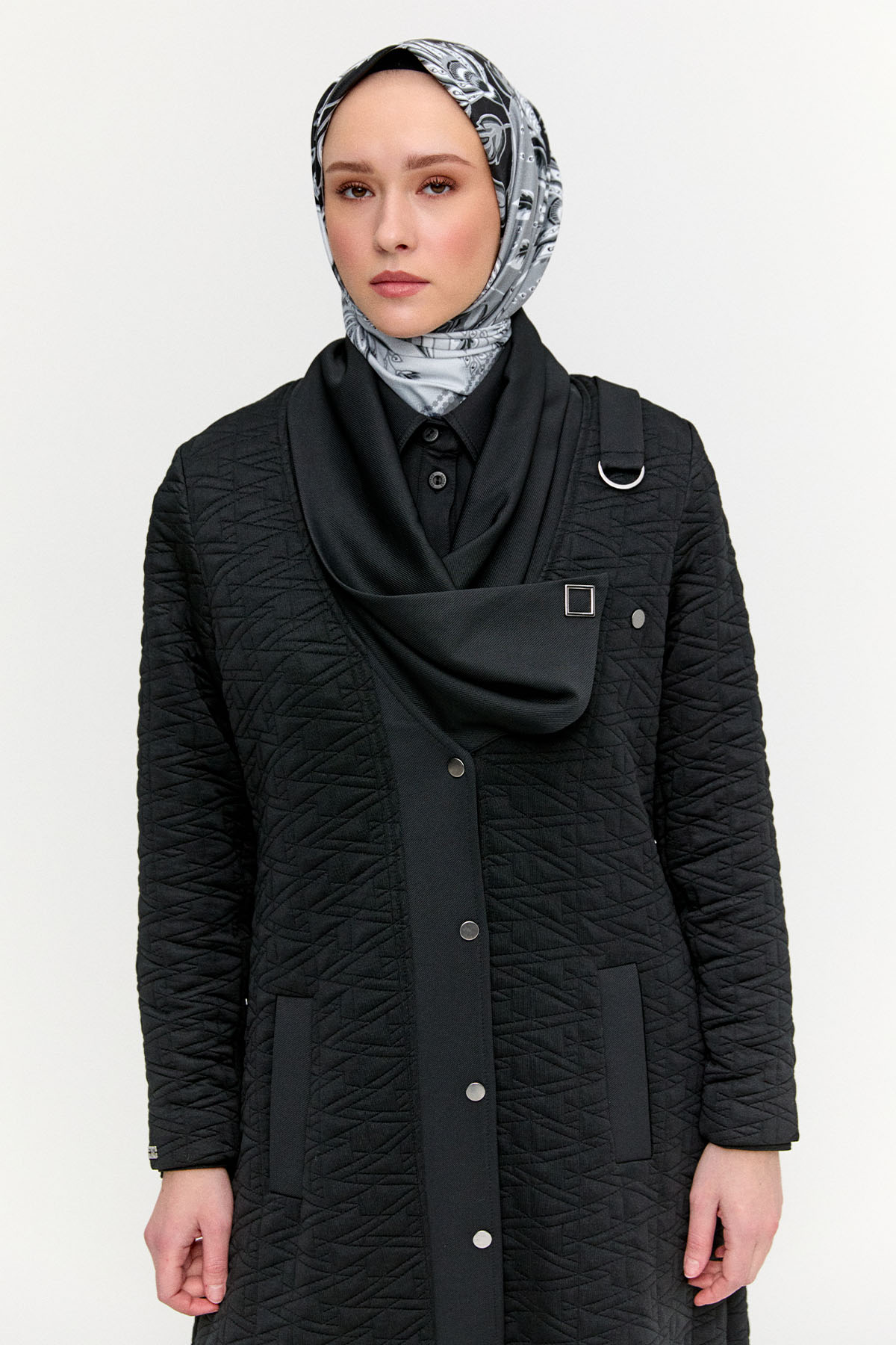 Desenli Mendil Yakalı Pardesü, Tesettür Giyim