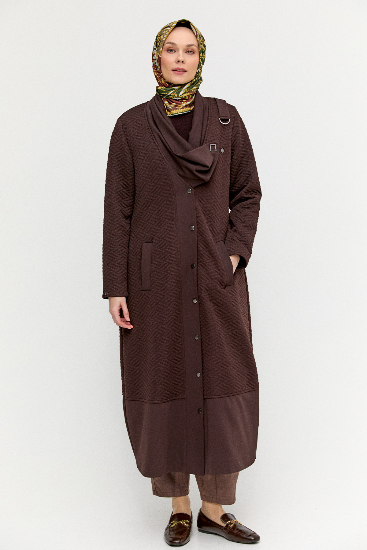 Desenli Mendil Yakalı Pardesü, Tesettür Giyim