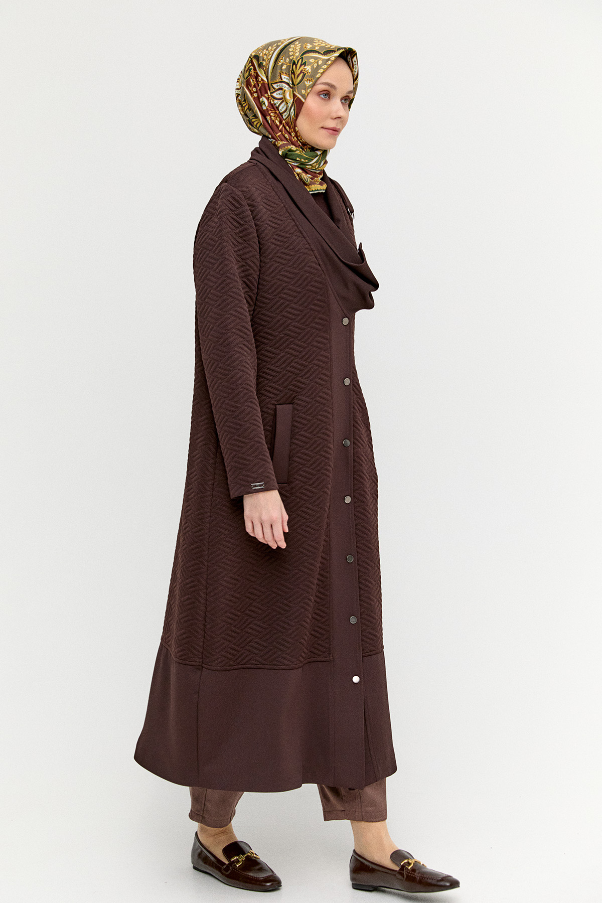 Desenli Mendil Yakalı Pardesü, Tesettür Giyim