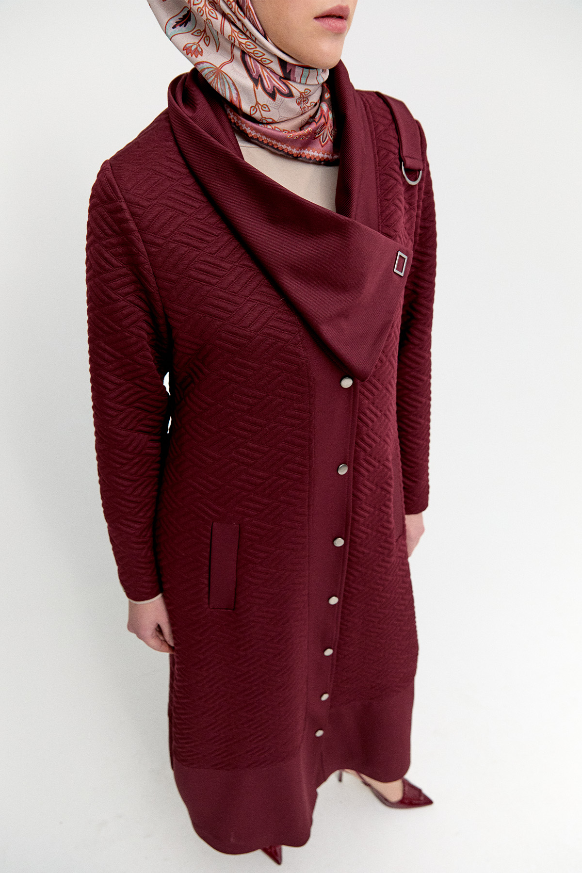 Desenli Mendil Yakalı Pardesü, Tesettür Giyim