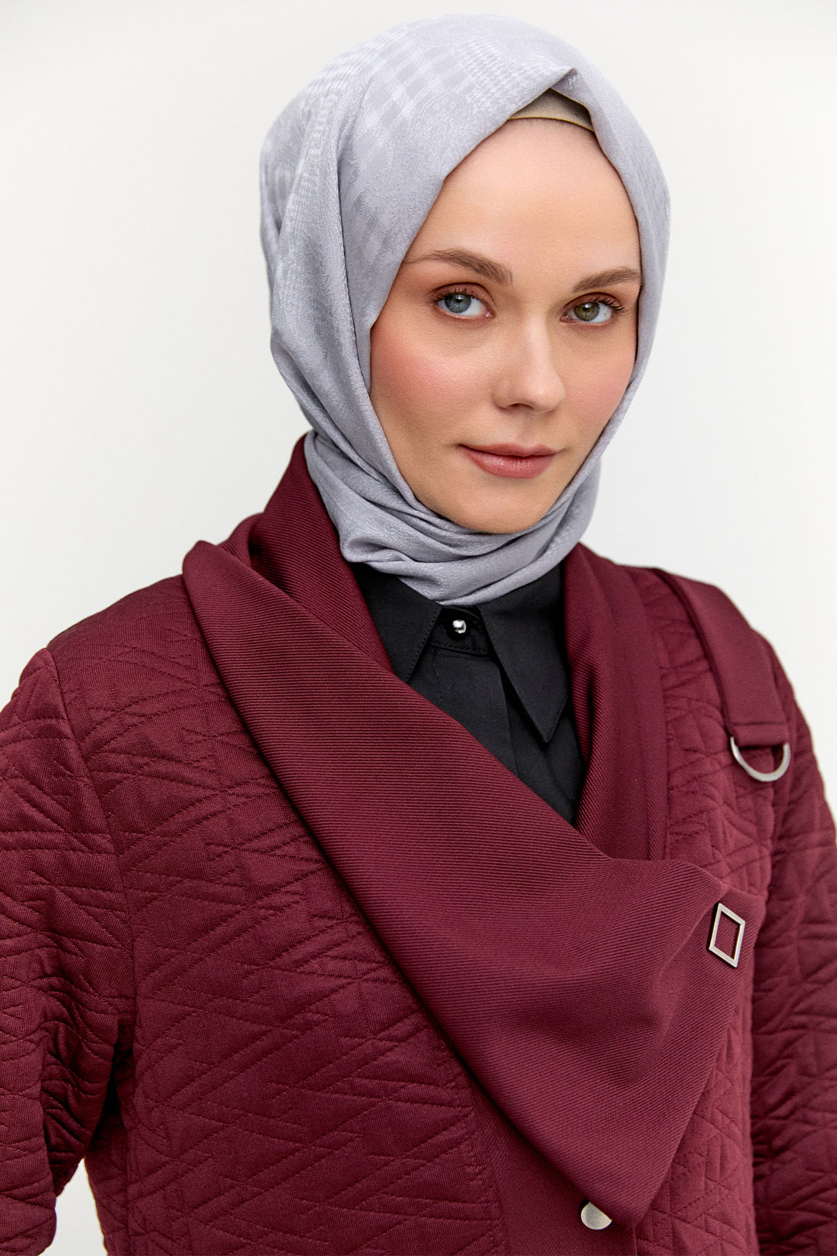 Desenli Mendil Yakalı Pardesü, Tesettür Giyim