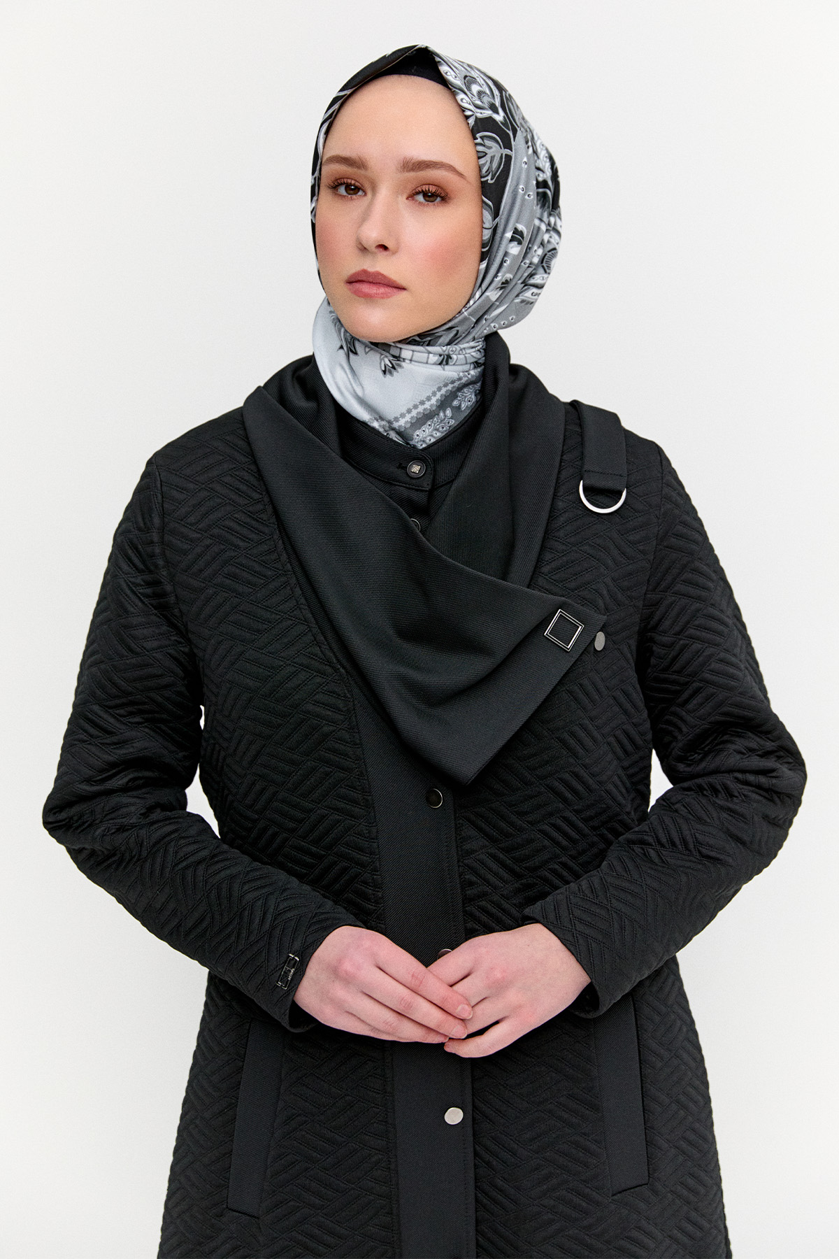 Desenli Mendil Yakalı Pardesü, Tesettür Giyim