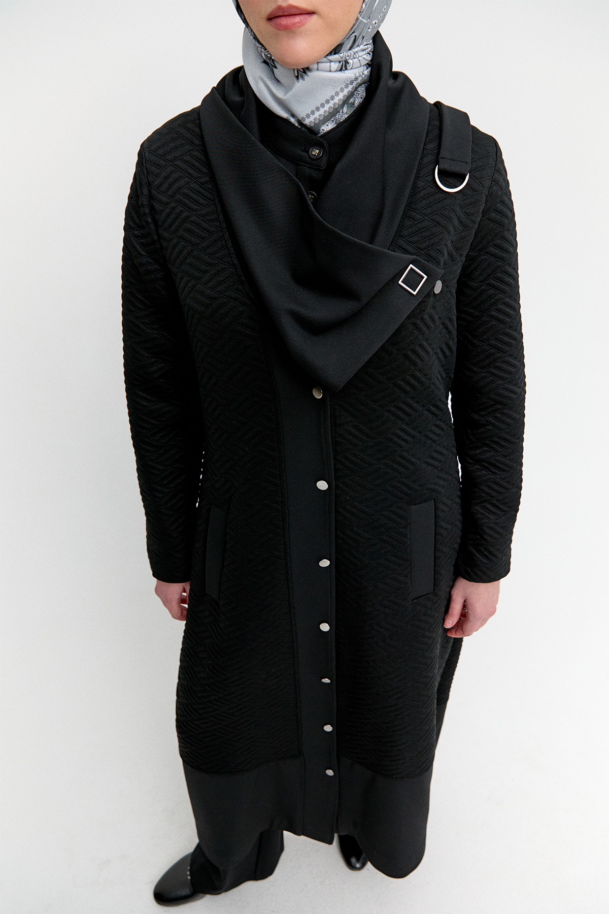 Desenli Mendil Yakalı Pardesü, Tesettür Giyim