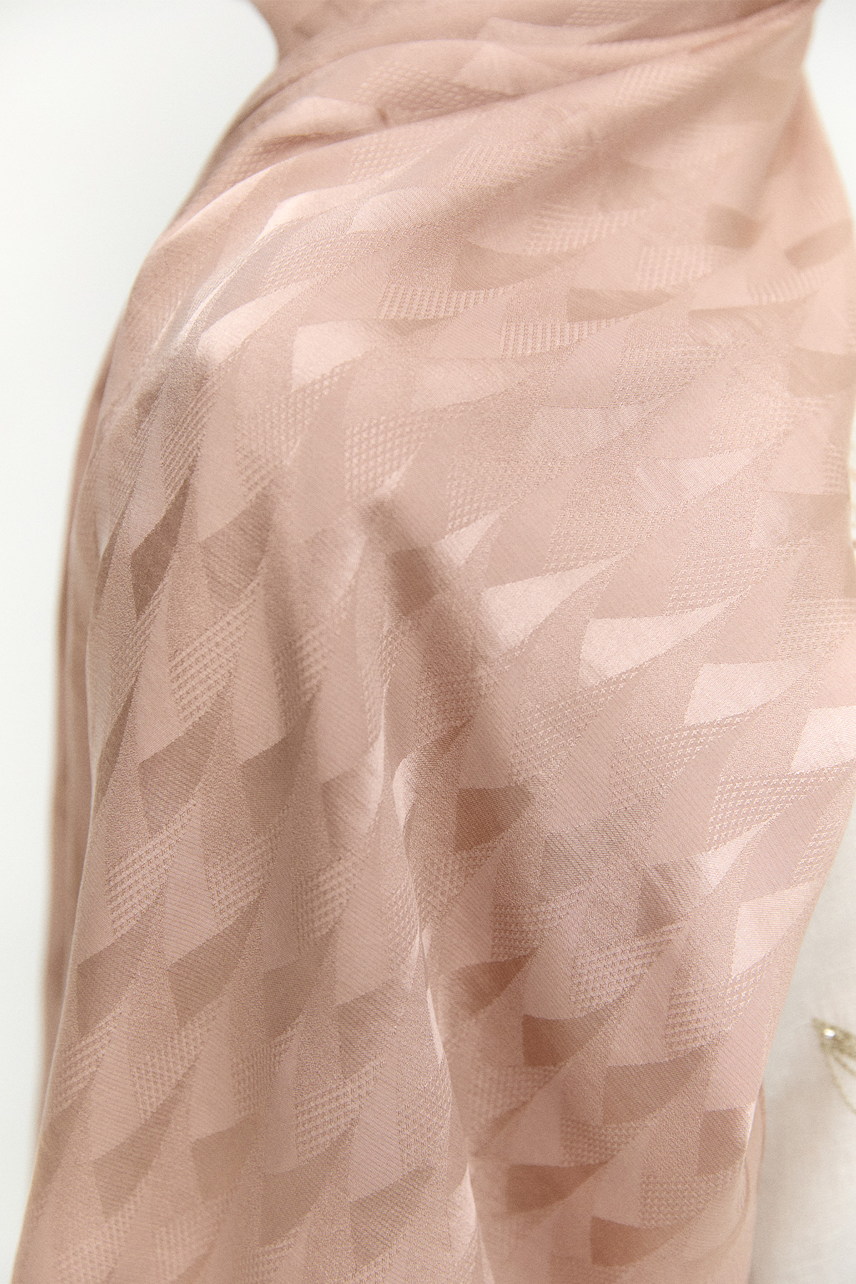 Geometrik Desenli Jakarlı Viskon Şal, Tesettür Giyim