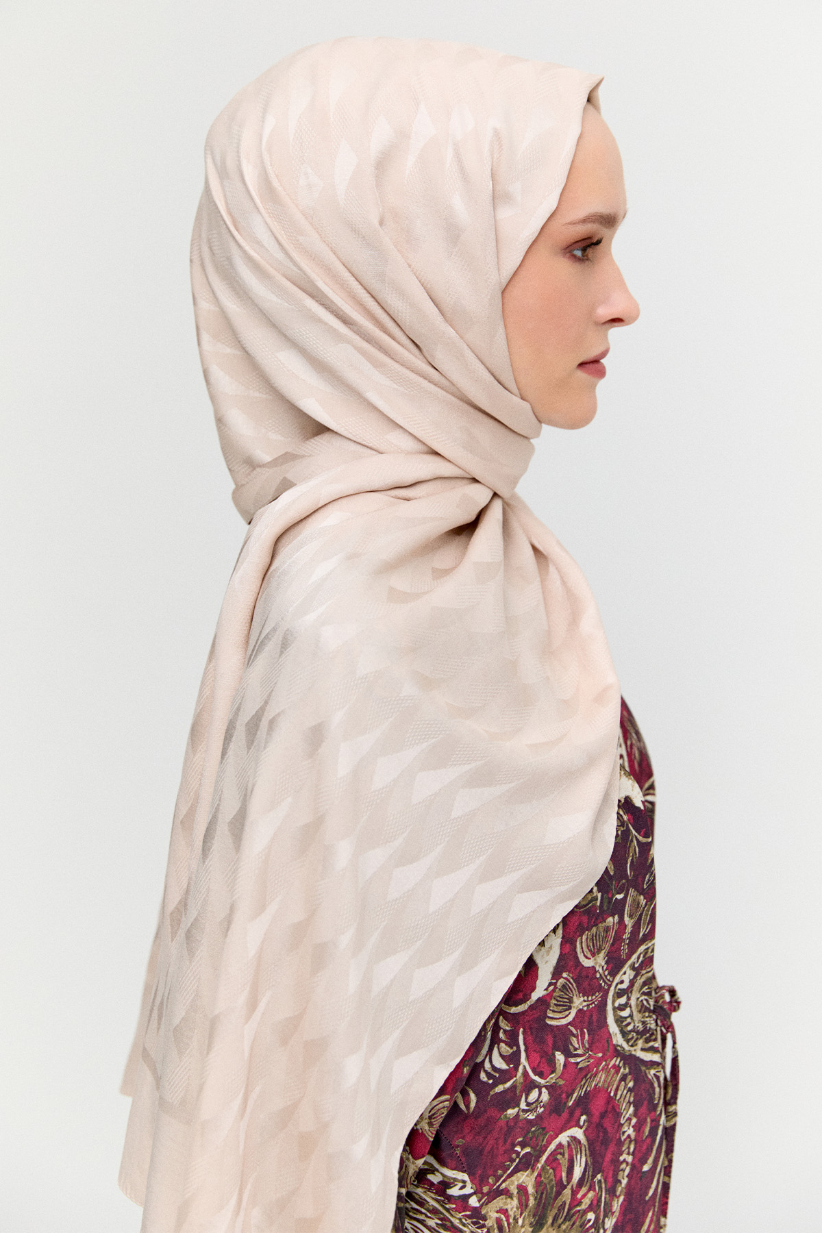 Geometrik Desenli Jakarlı Viskon Şal, Tesettür Giyim