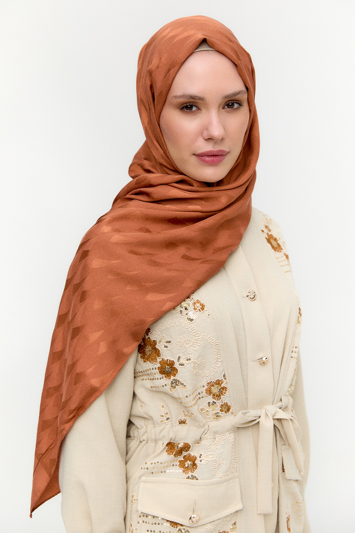 Geometrik Desenli Jakarlı Viskon Şal, Tesettür Giyim