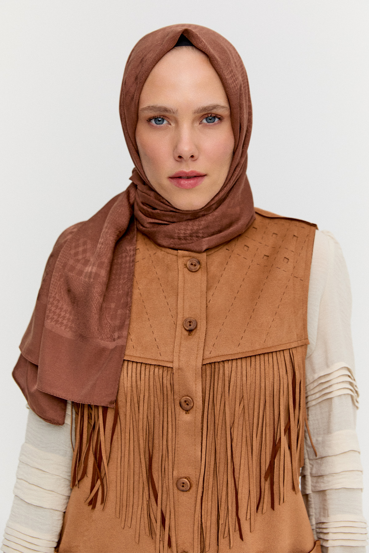 Kazayağı Desenli Jakarlı Viskon Şal, Tesettür Giyim