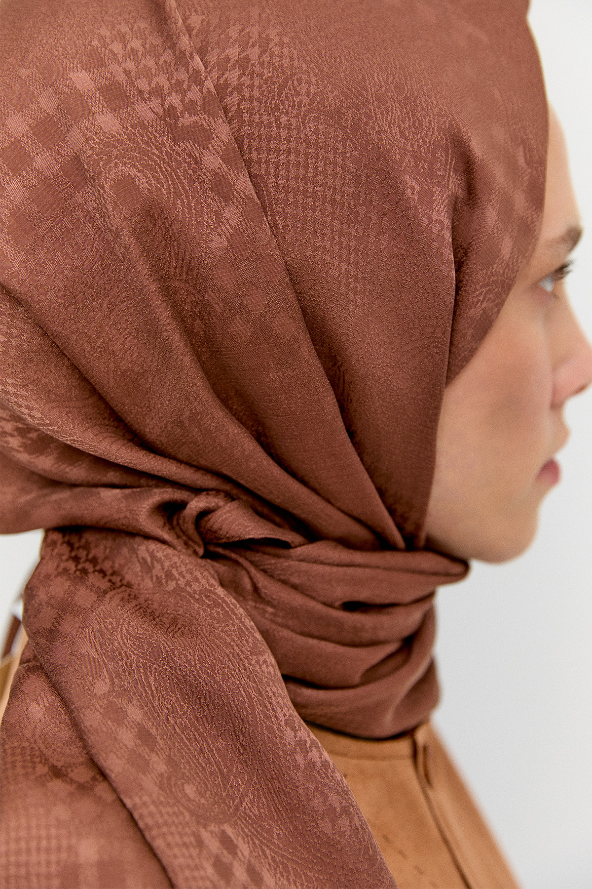 Kazayağı Desenli Jakarlı Viskon Şal, Tesettür Giyim