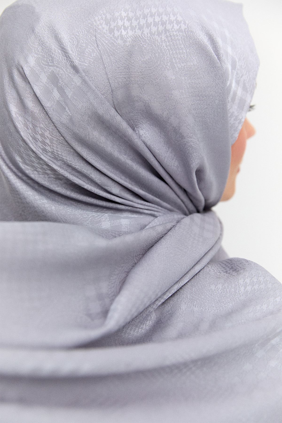 Kazayağı Desenli Jakarlı Viskon Şal, Tesettür Giyim