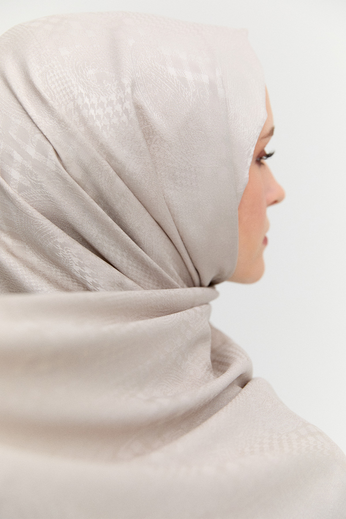 Kazayağı Desenli Jakarlı Viskon Şal, Tesettür Giyim