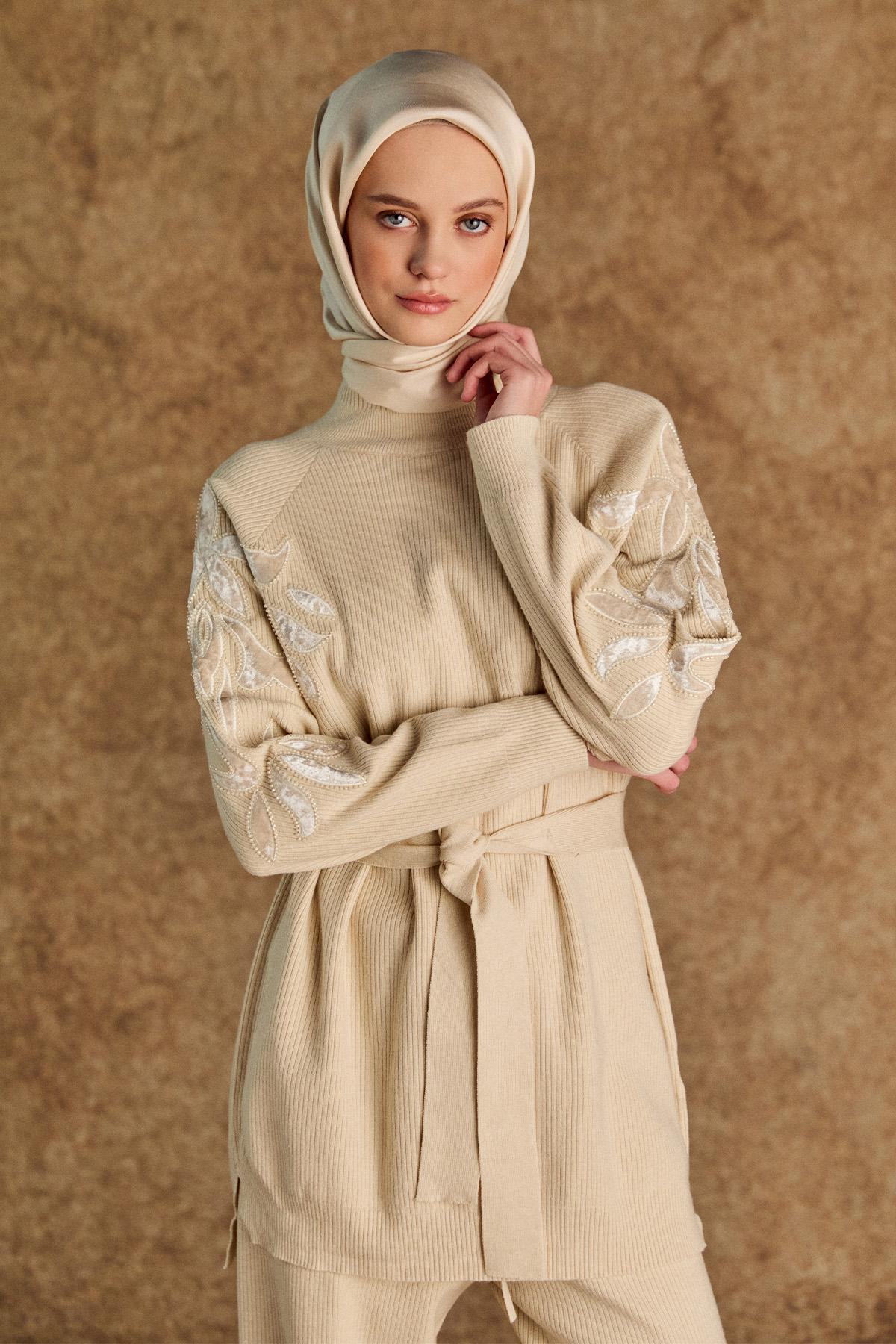 Kadife Boncuk Motifli Triko İkili Takım