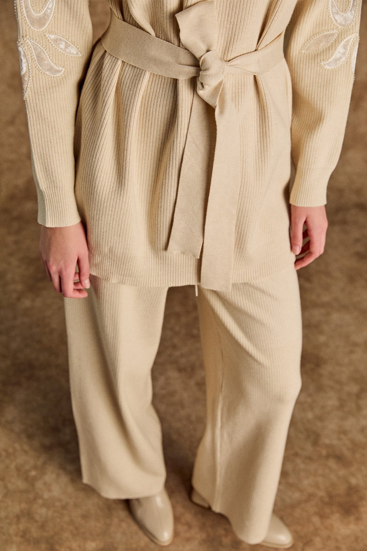 Kadife Boncuk Motifli Triko İkili Takım