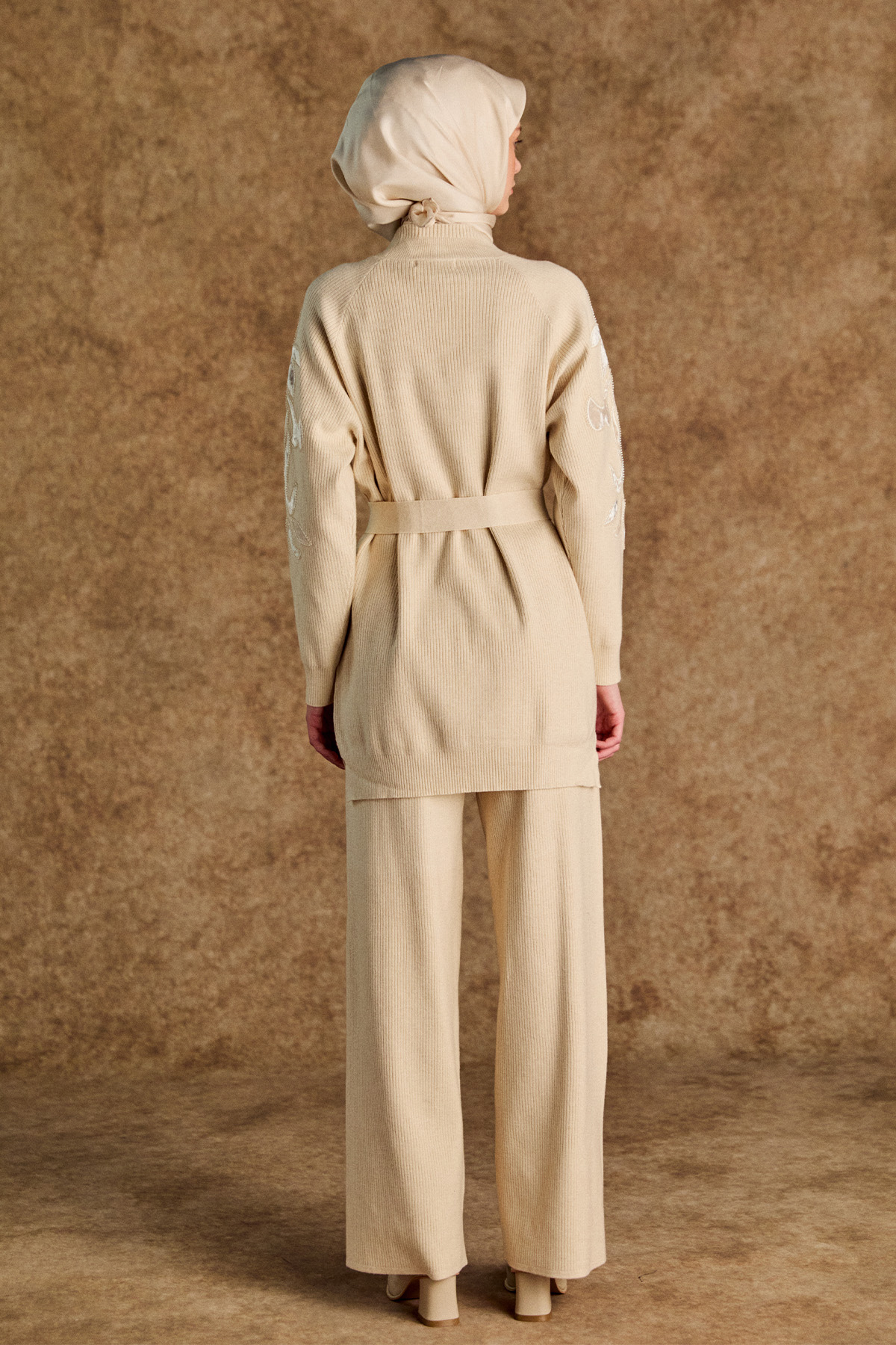 Kadife Boncuk Motifli Triko İkili Takım