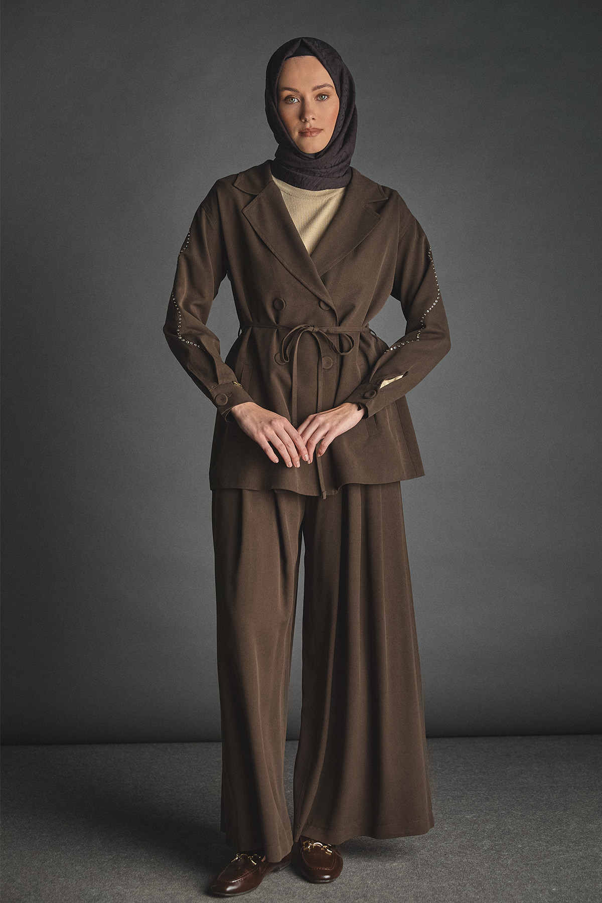 Taşlı Kruvaze Ceket Rahat Kesim Pantolon İkili Takım