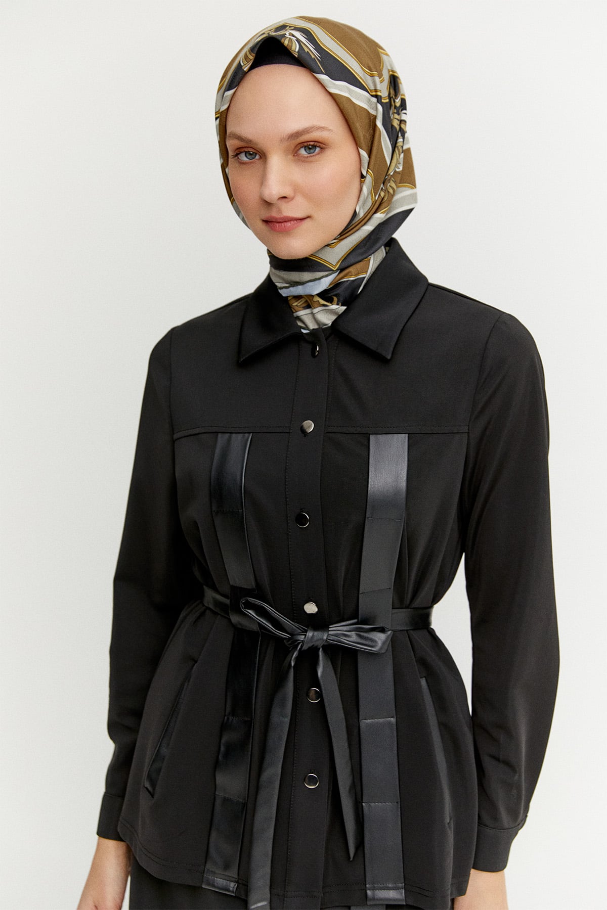 Suni Derili Şömiziye Yaka İkili Takım