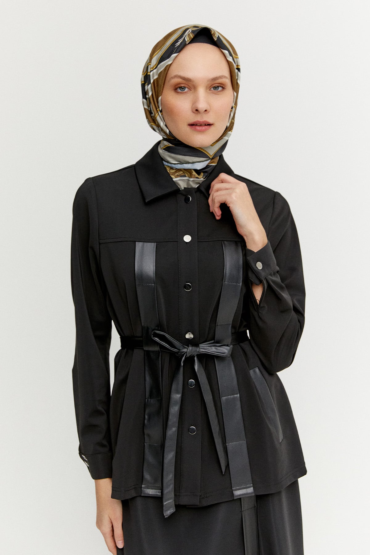 Suni Derili Şömiziye Yaka İkili Takım