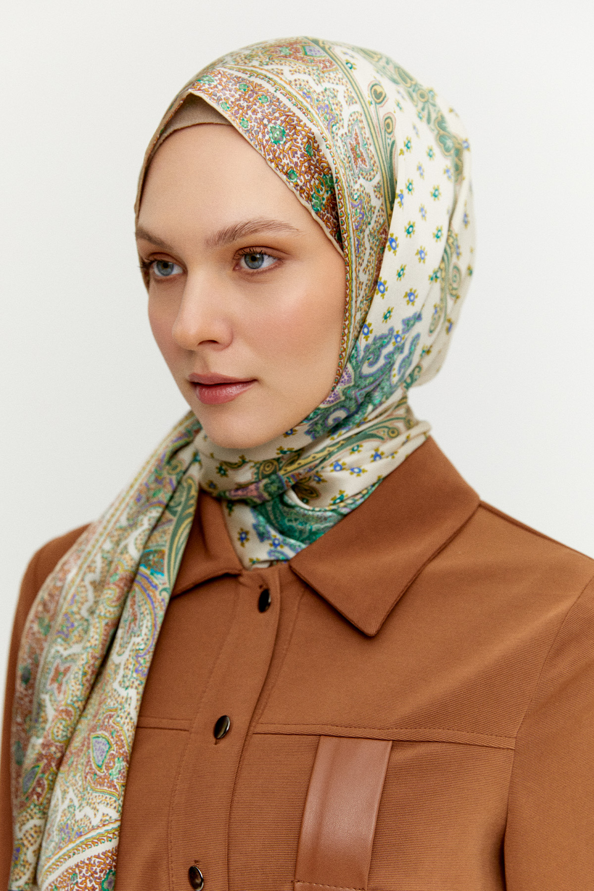 Suni Derili Şömiziye Yaka İkili Takım