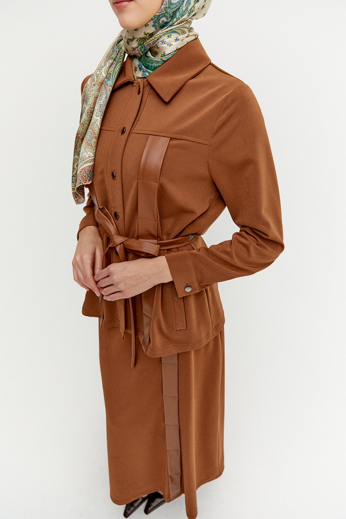 Suni Derili Şömiziye Yaka İkili Takım