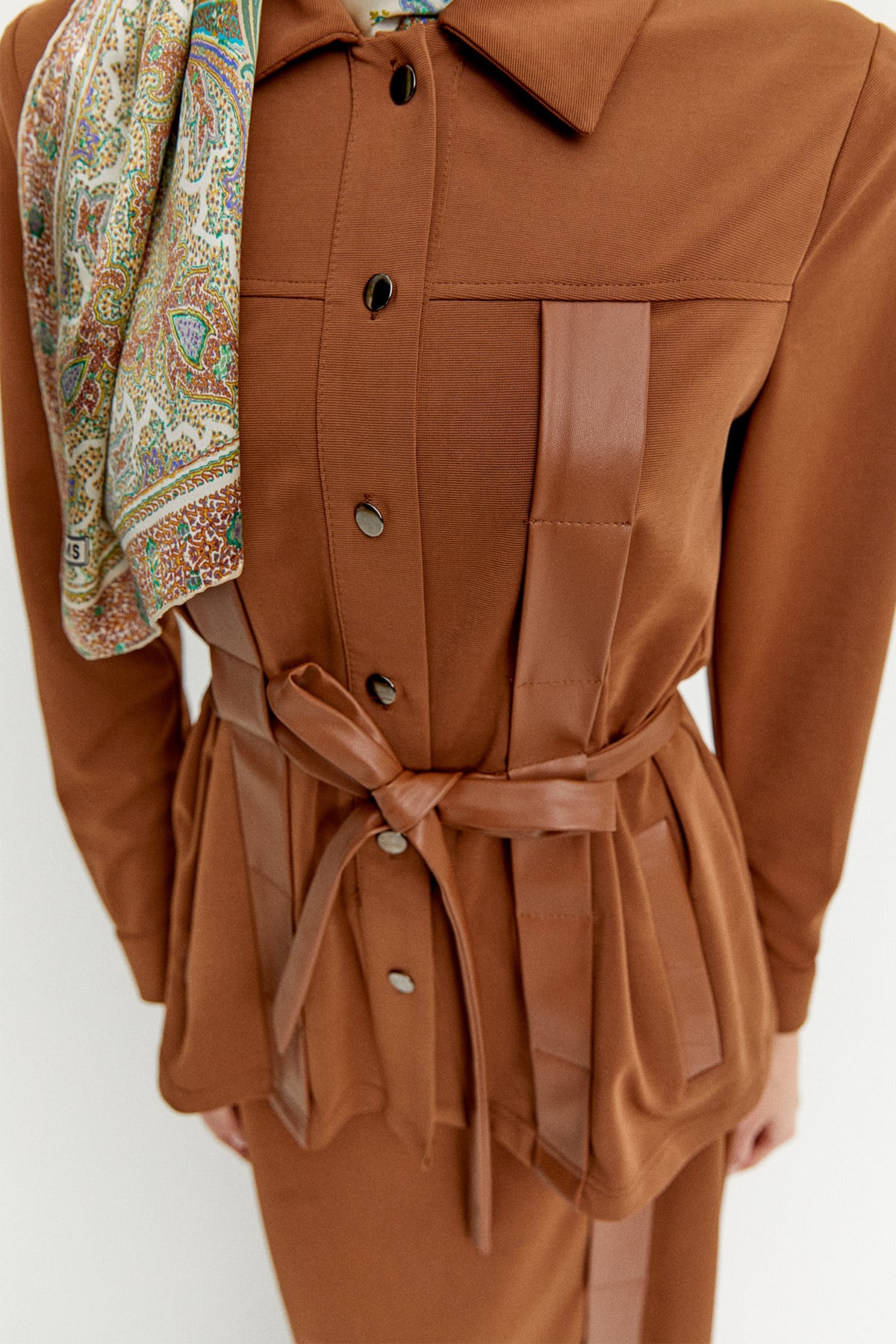 Suni Derili Şömiziye Yaka İkili Takım