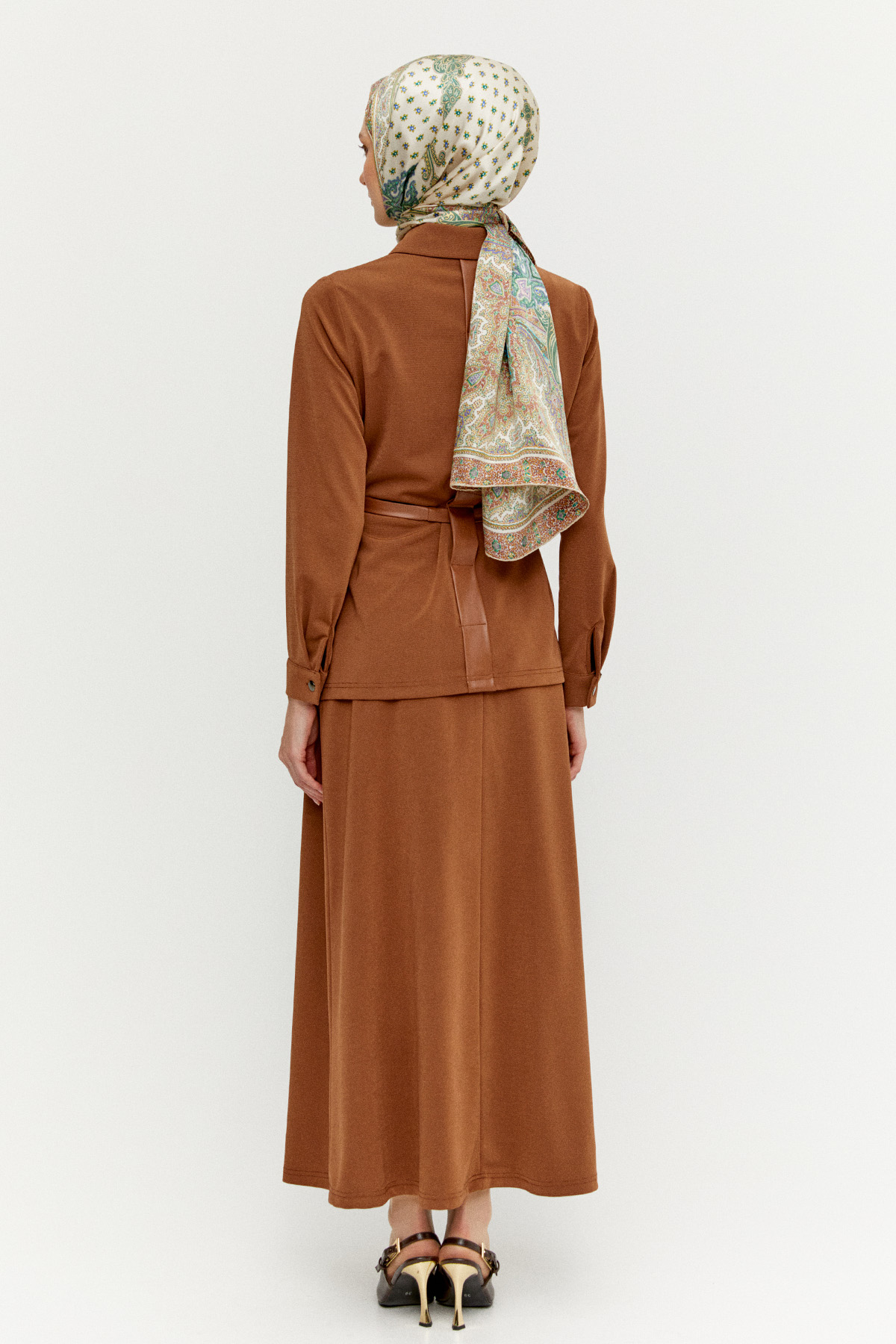 Suni Derili Şömiziye Yaka İkili Takım