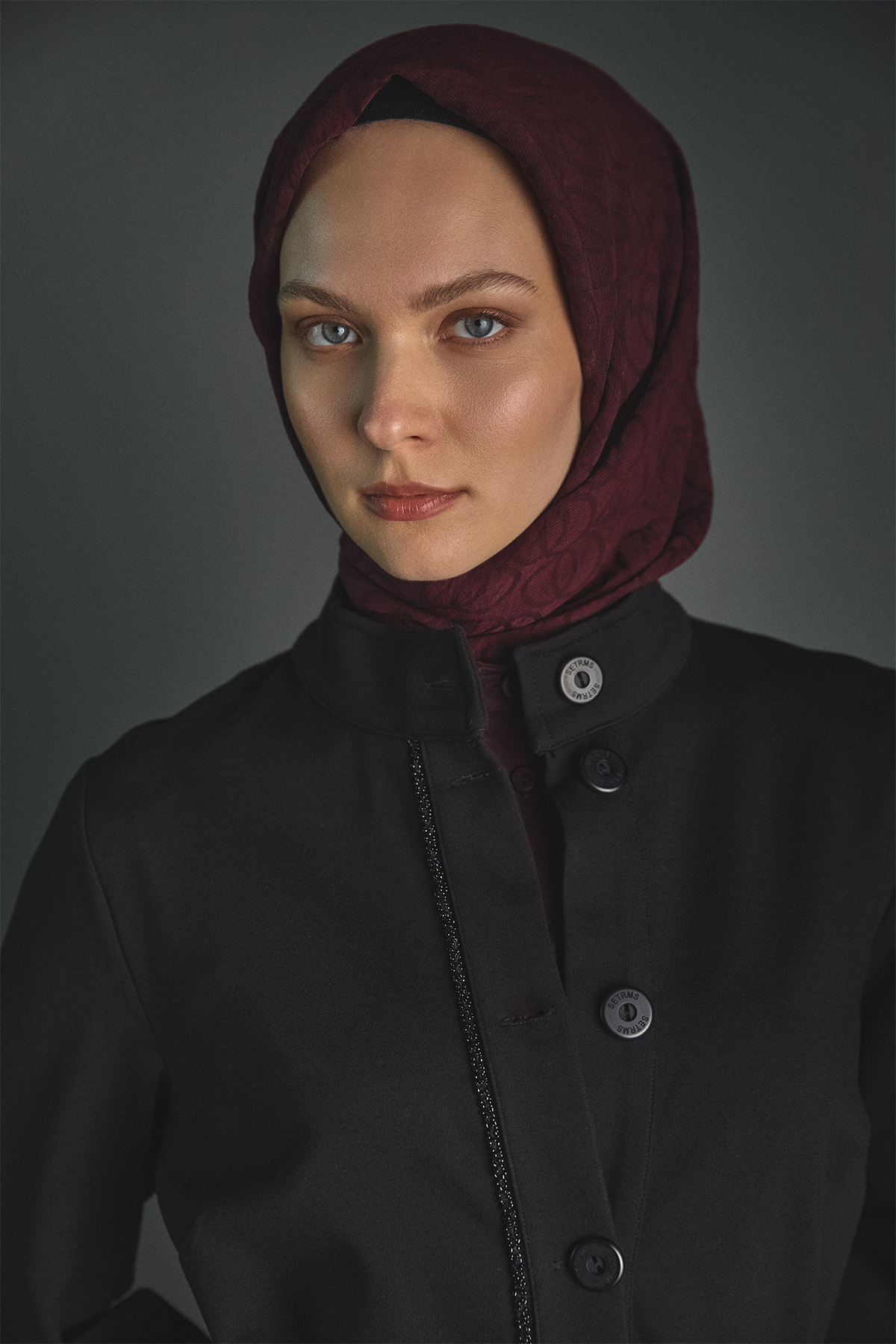 Taş Detaylı Kemerli İkili Takım