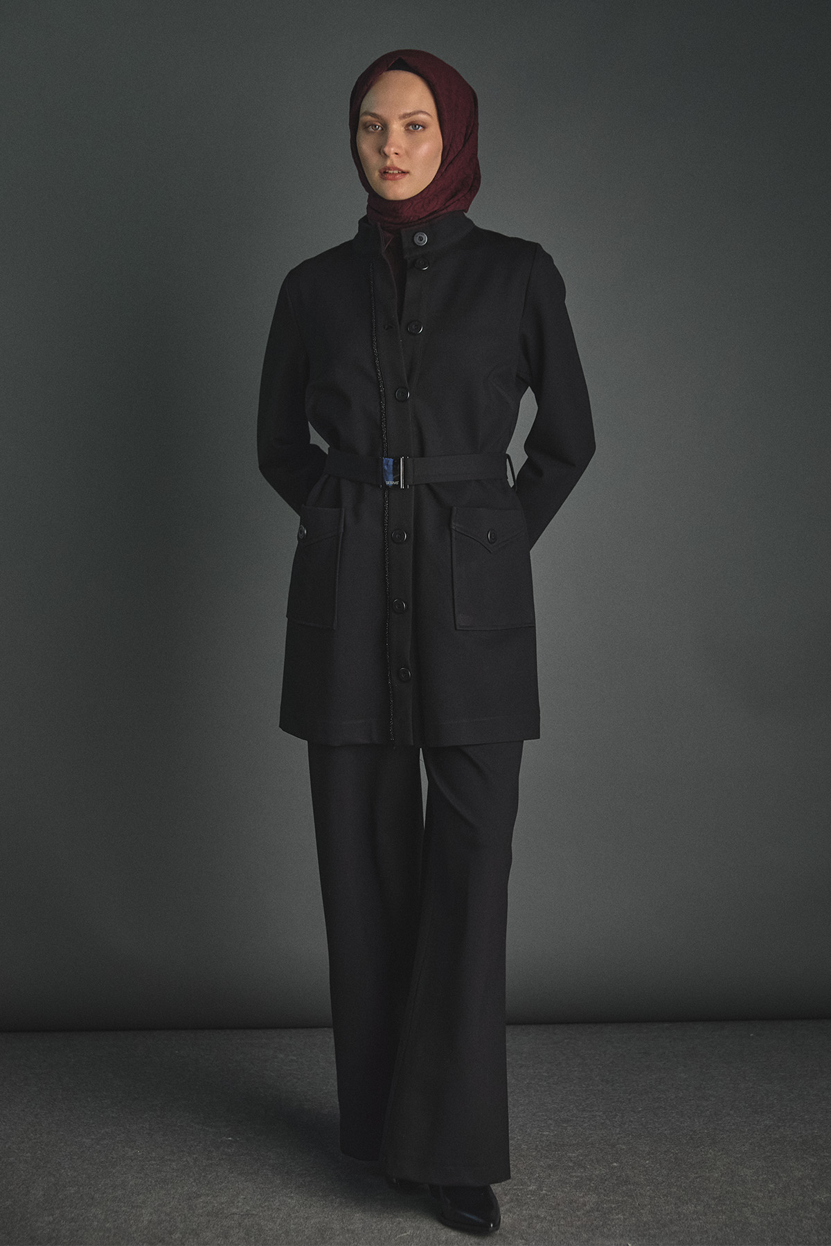 Taş Detaylı Kemerli İkili Takım