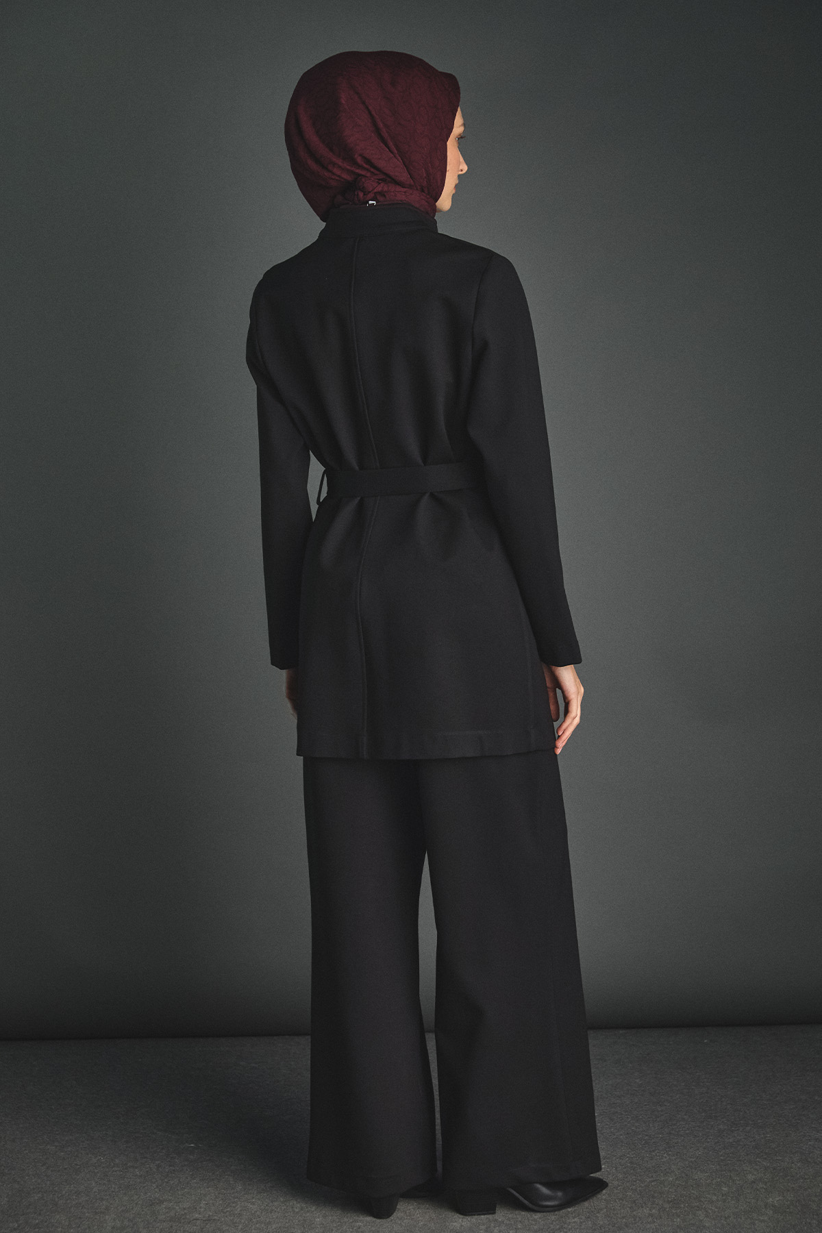 Taş Detaylı Kemerli İkili Takım