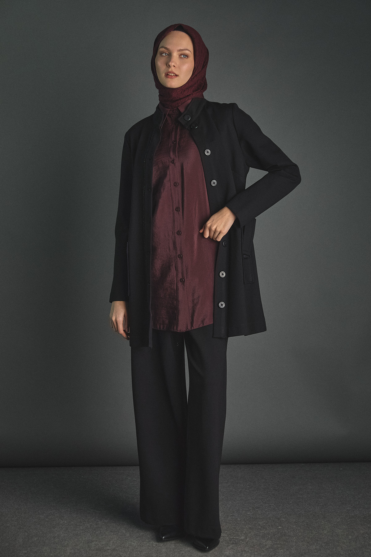 Taş Detaylı Kemerli İkili Takım