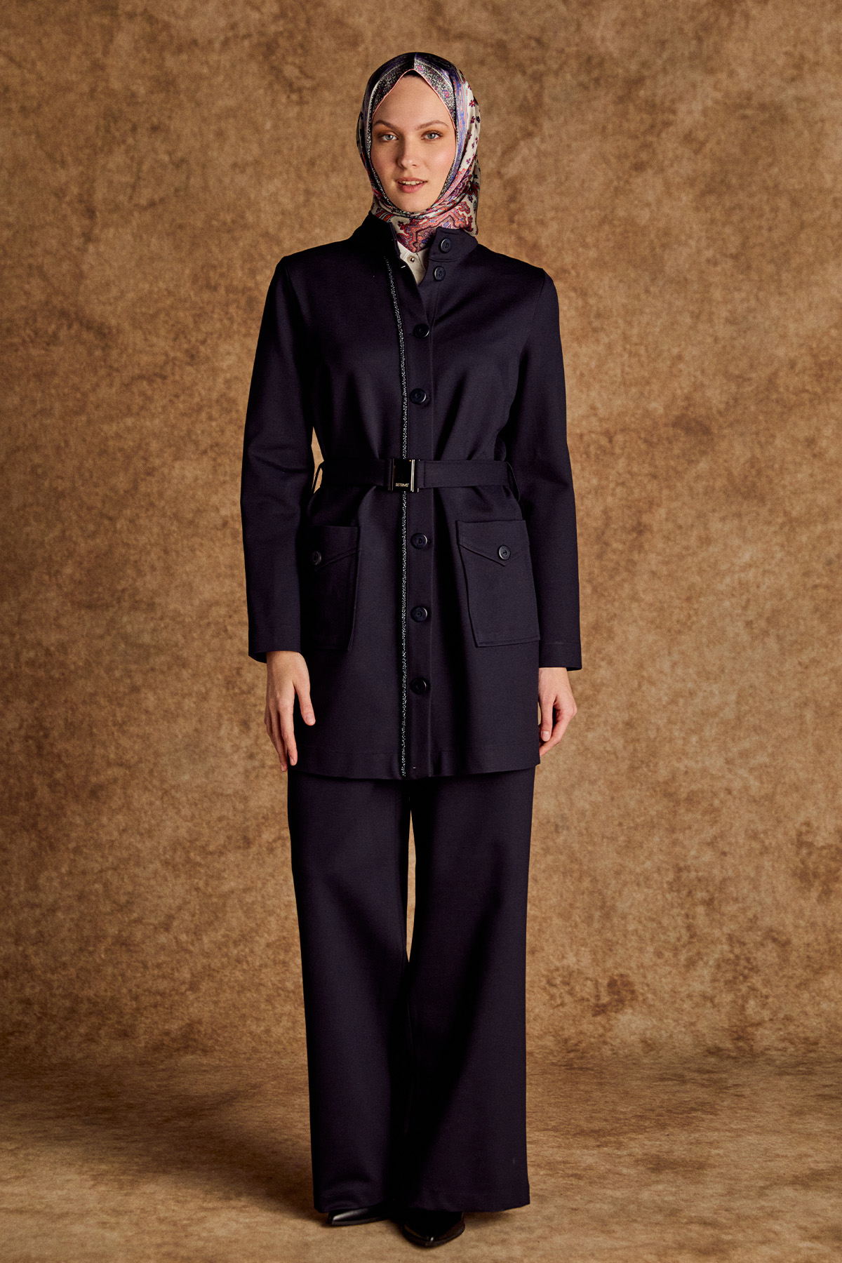 Taş Detaylı Kemerli İkili Takım