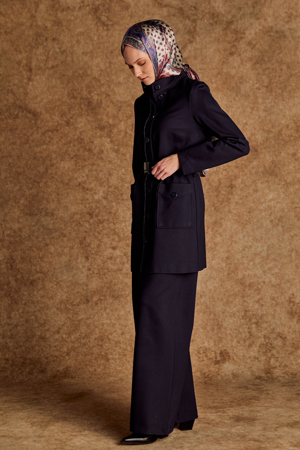 Taş Detaylı Kemerli İkili Takım