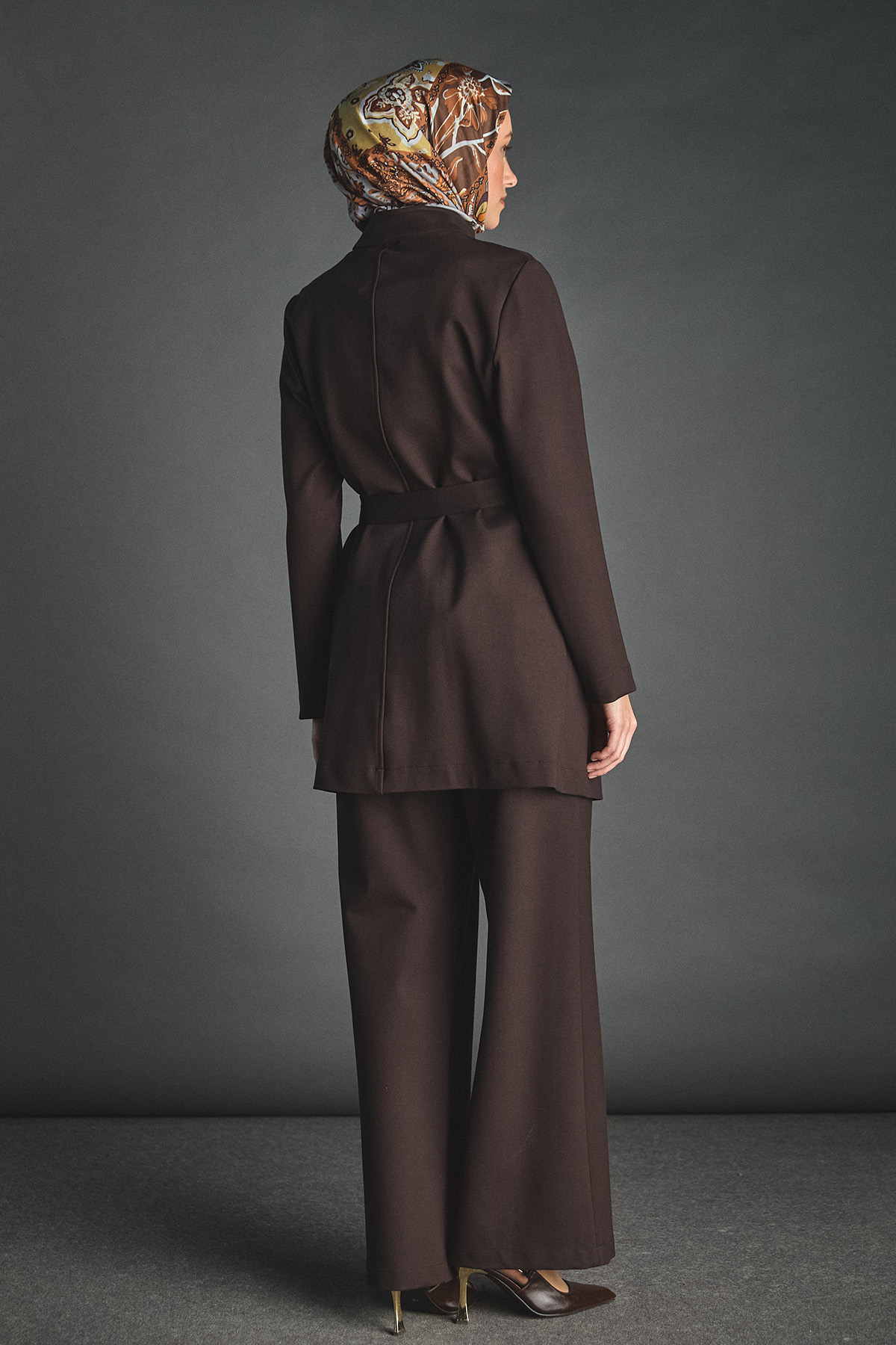 Taş Detaylı Kemerli İkili Takım