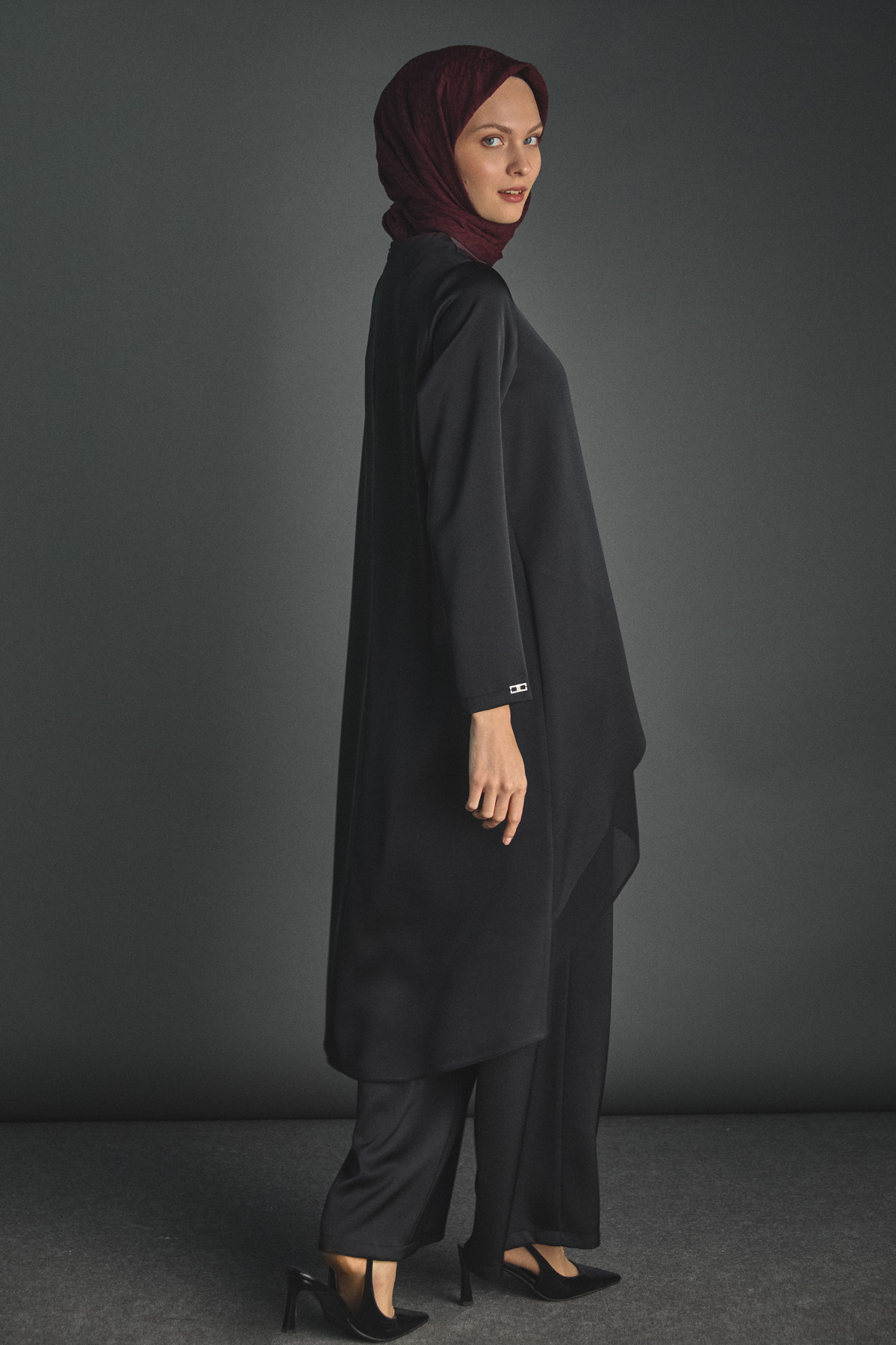 Asimetrik Tunikli Saten İkili Takım