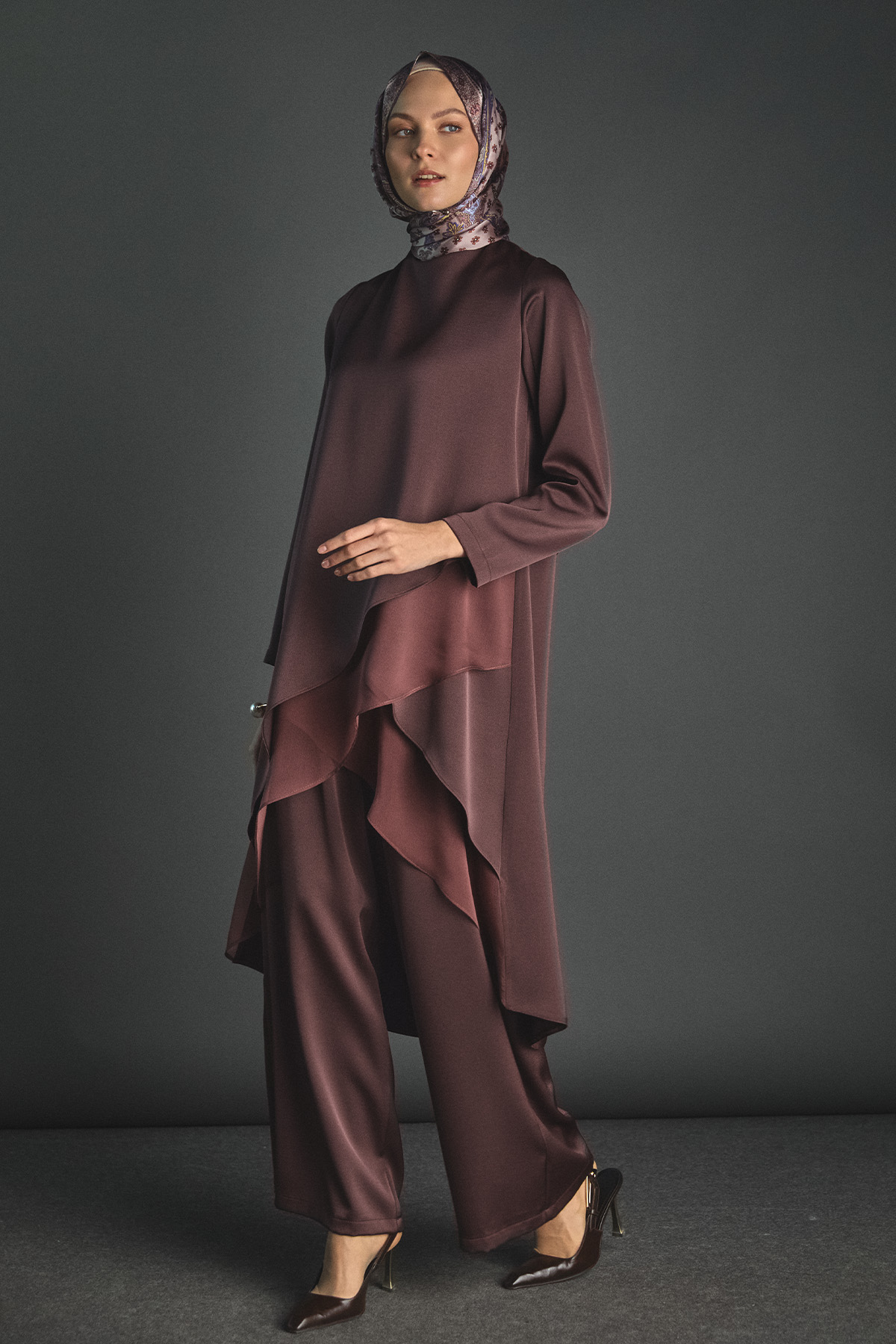 Asimetrik Tunikli Saten İkili Takım