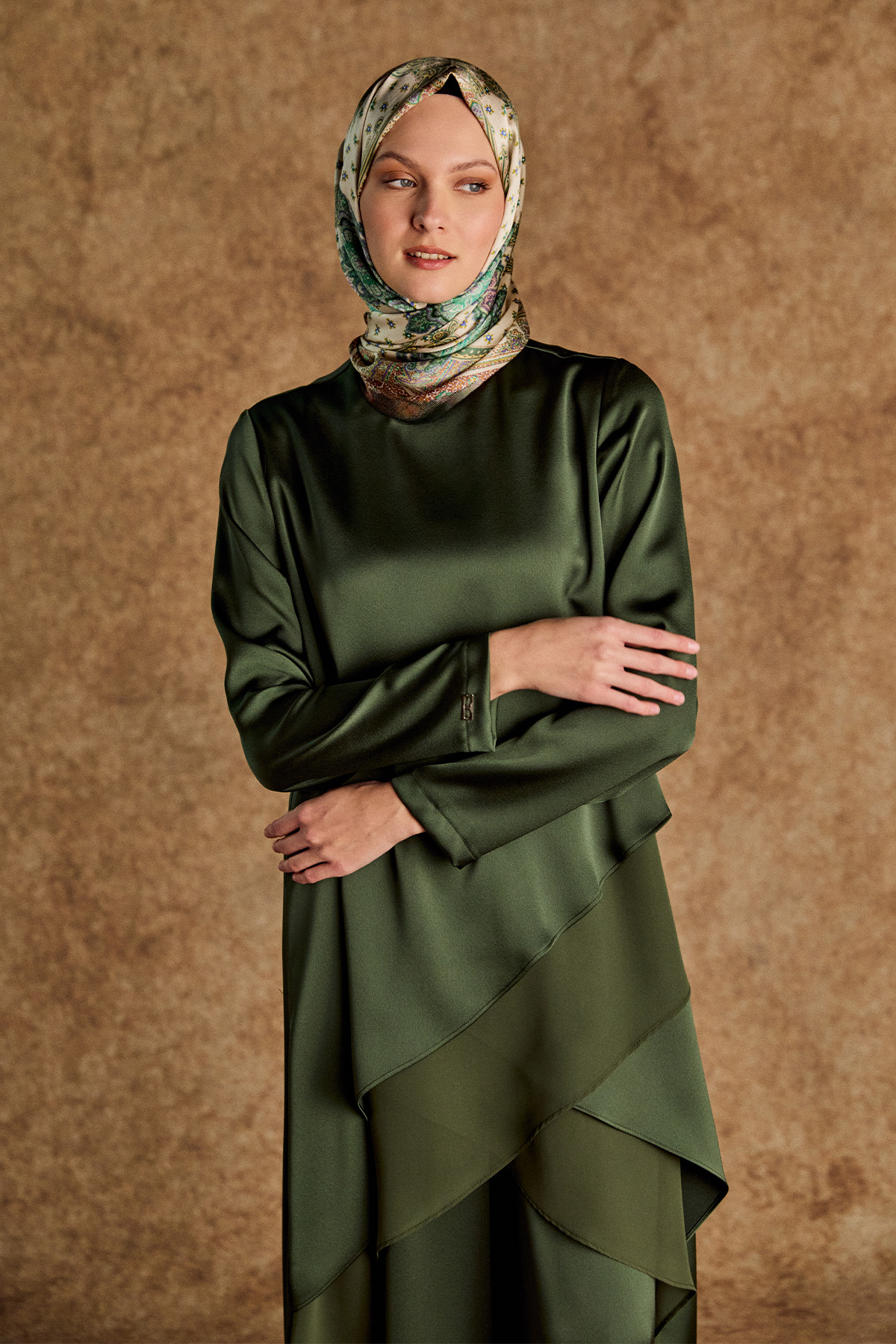 Asimetrik Tunikli Saten İkili Takım