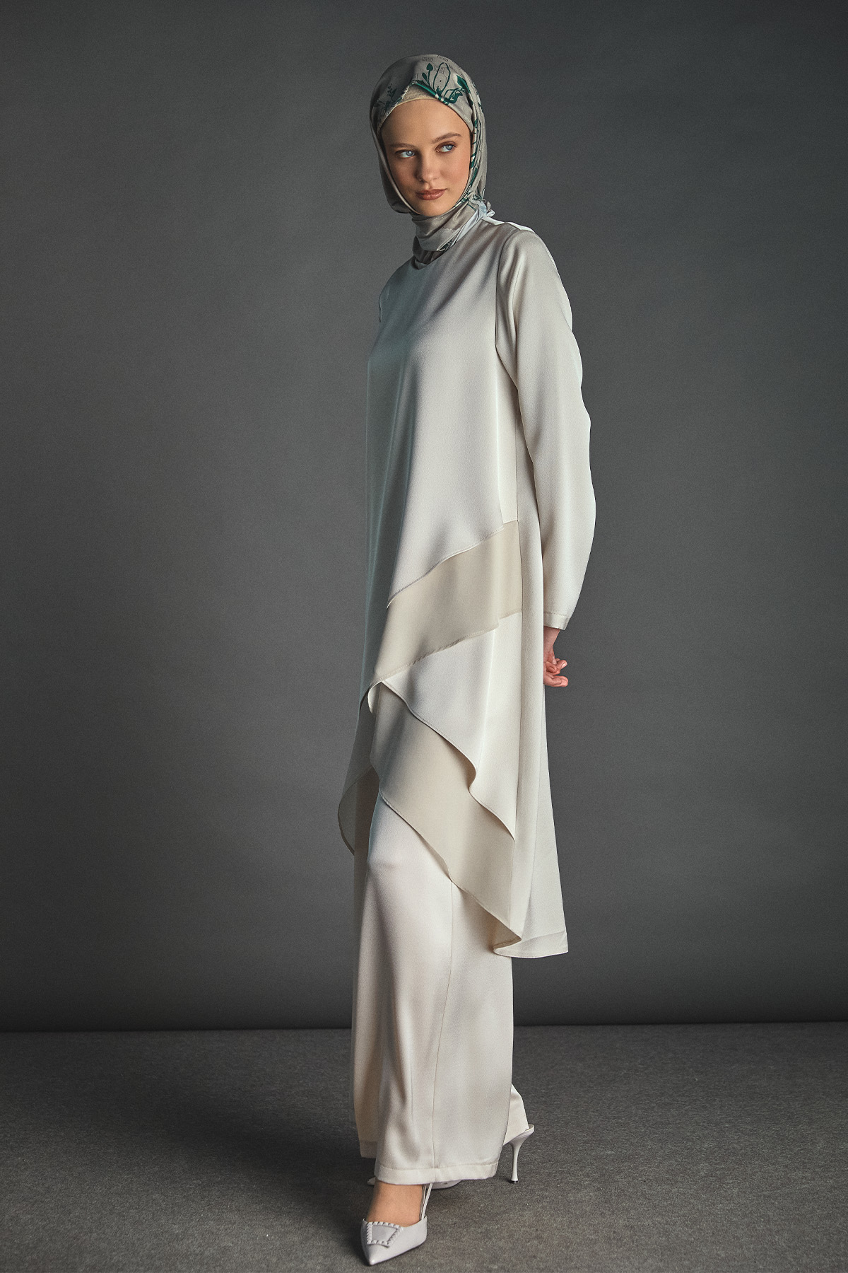 Asimetrik Tunikli Saten İkili Takım