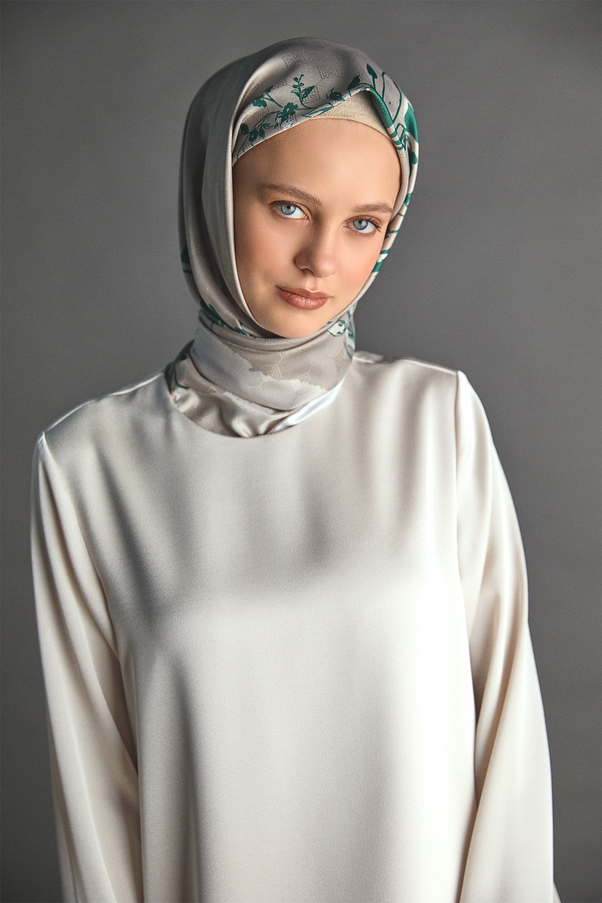 Asimetrik Tunikli Saten İkili Takım