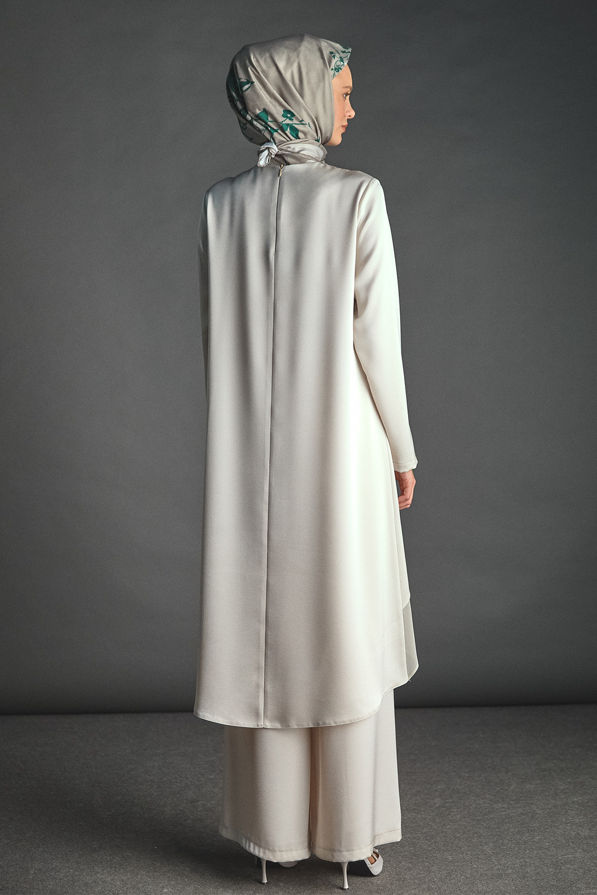 Asimetrik Tunikli Saten İkili Takım