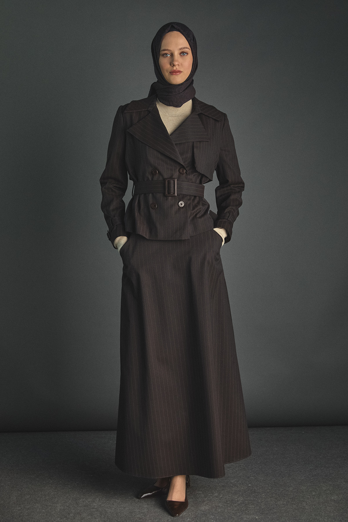 Kemerli Kruvaze Ceketli İkili Takım