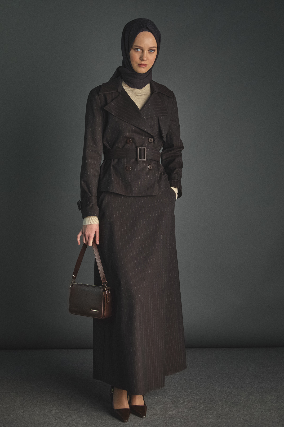 Kemerli Kruvaze Ceketli İkili Takım