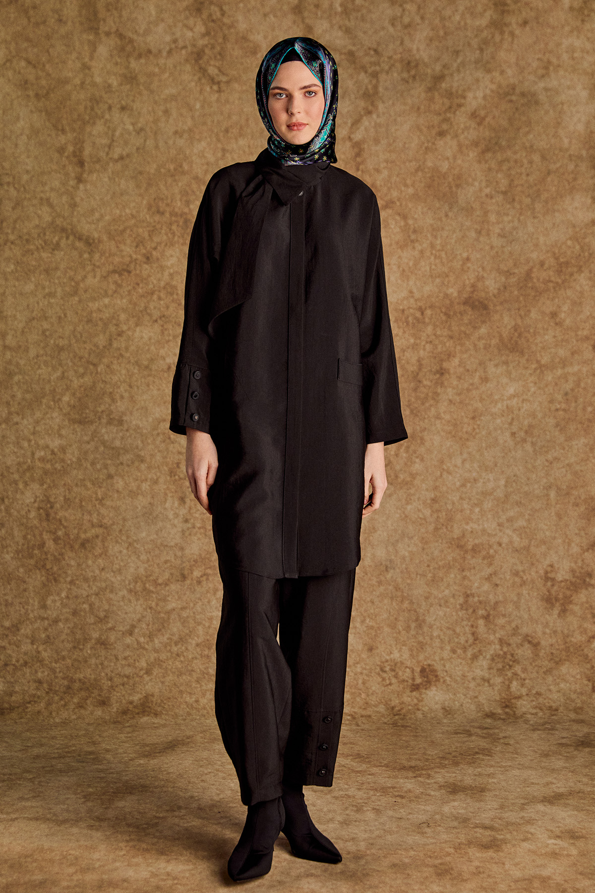 Fular Yakalı Şalvarlı İkili Takım