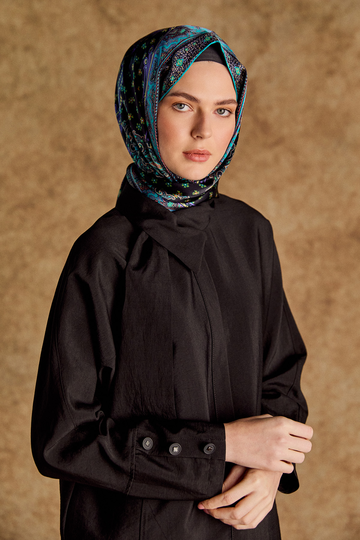 Fular Yakalı Şalvarlı İkili Takım